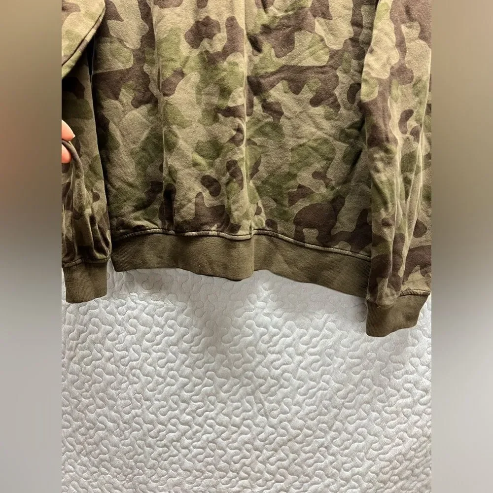 Camo crew neck sweatshirt